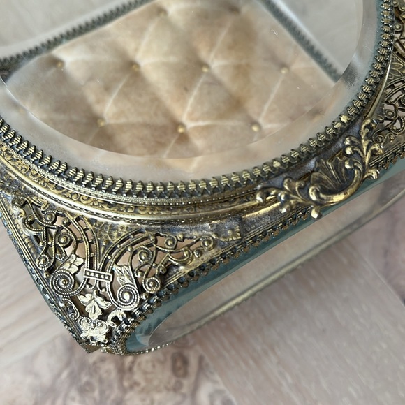 Vintage Antique Jewellery Box Brass and bevelled Glass Velvet bottom Inside - Picture 5 of 7